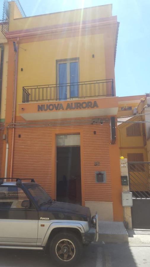 Nuova Aurora Rent Rooms 洛卡卢美拉 外观 照片