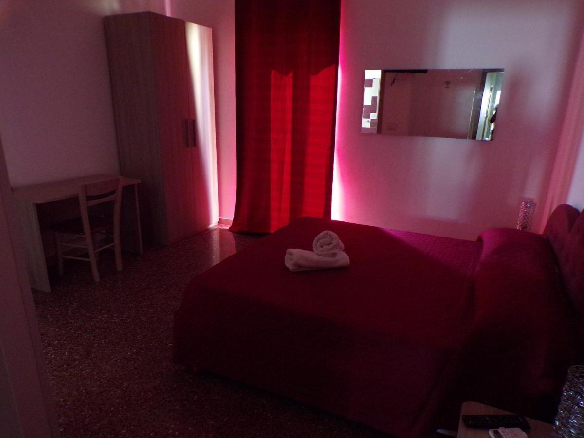 Nuova Aurora Rent Rooms 洛卡卢美拉 外观 照片