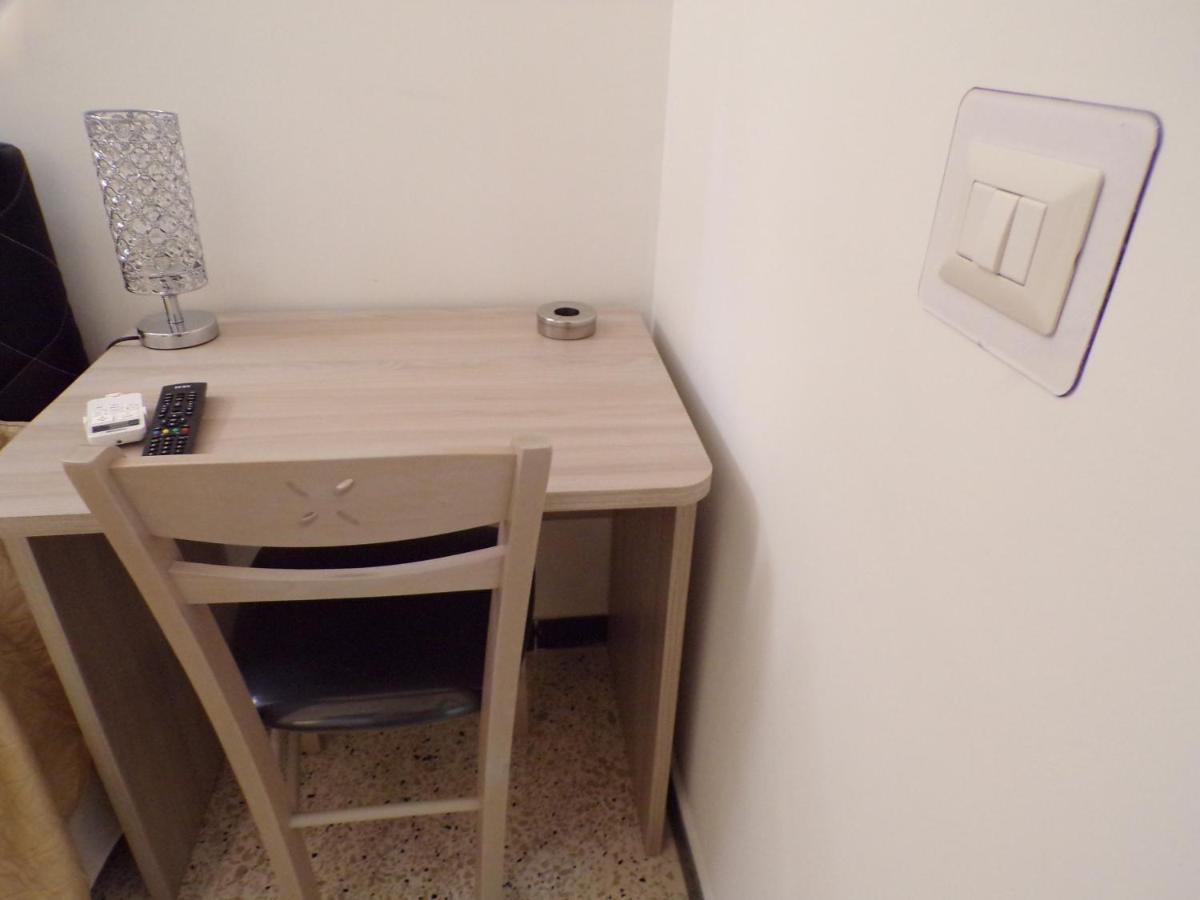 Nuova Aurora Rent Rooms 洛卡卢美拉 外观 照片