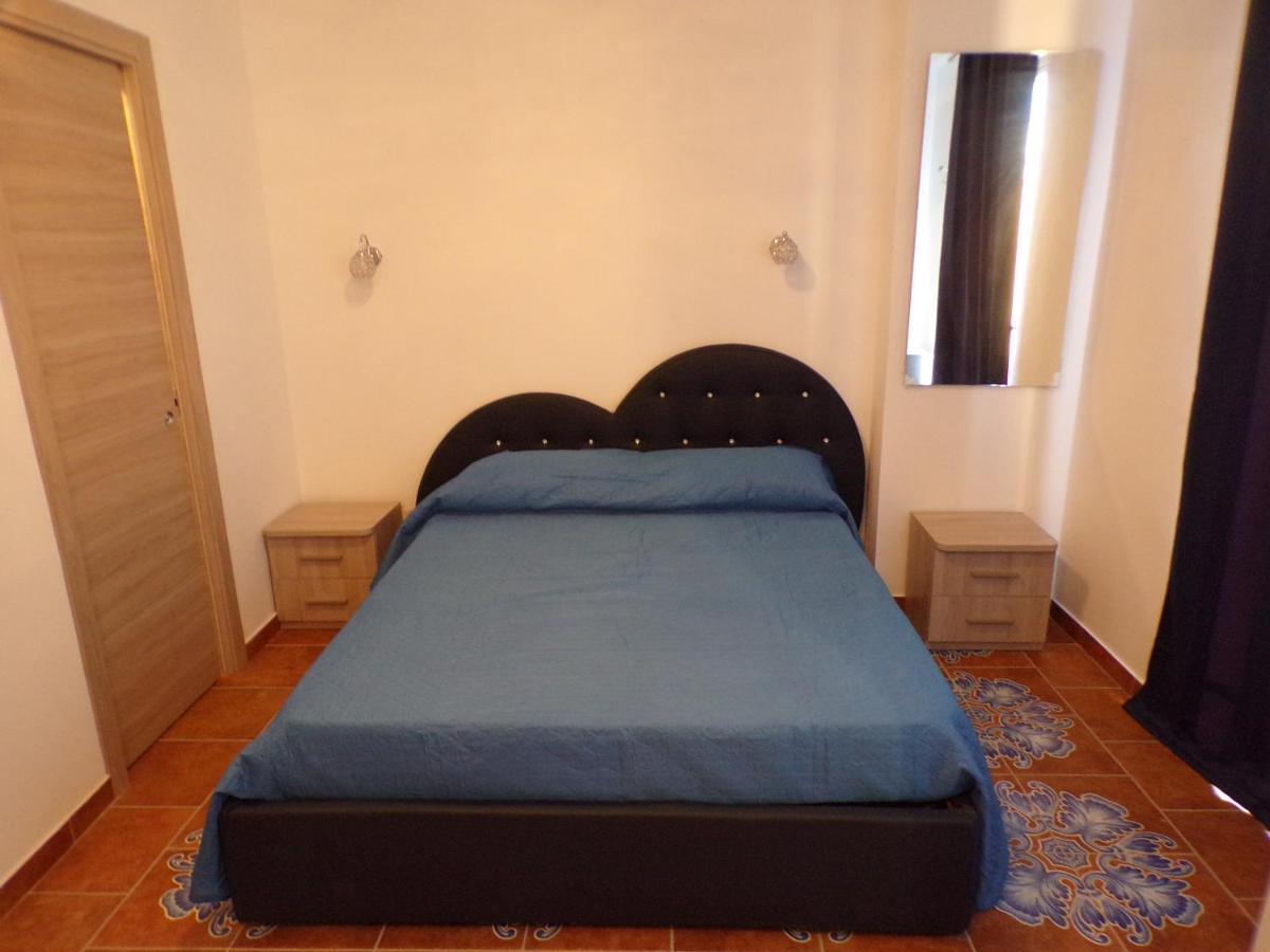 Nuova Aurora Rent Rooms 洛卡卢美拉 外观 照片