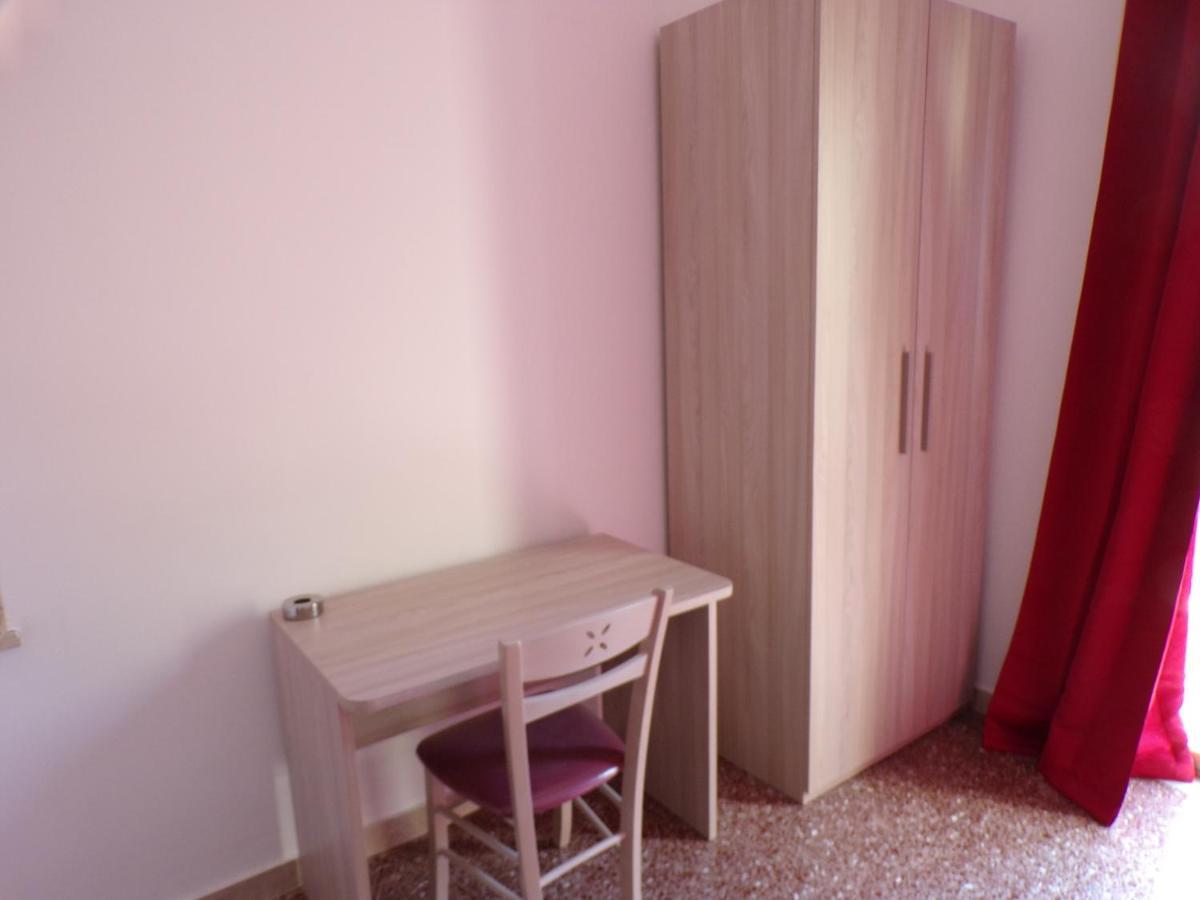 Nuova Aurora Rent Rooms 洛卡卢美拉 外观 照片