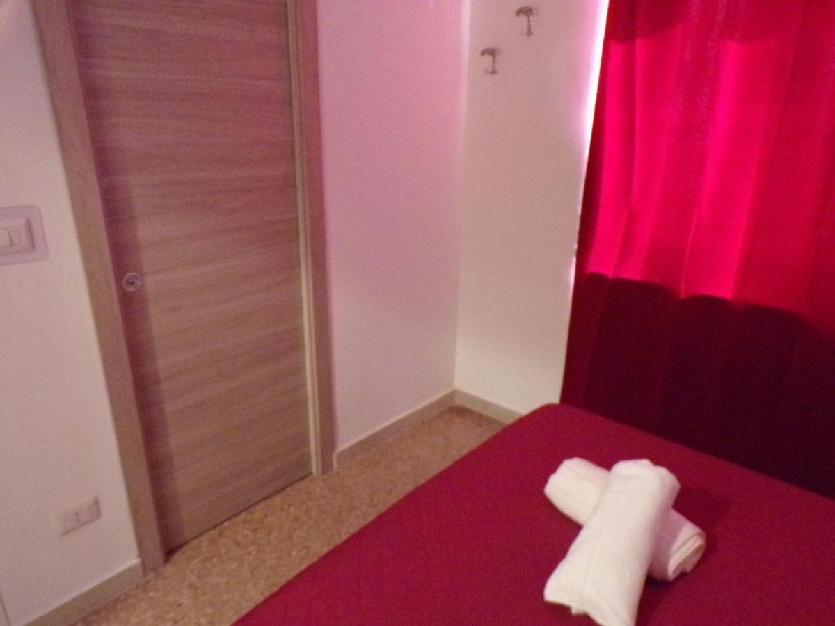 Nuova Aurora Rent Rooms 洛卡卢美拉 外观 照片