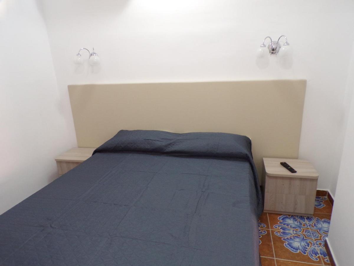 Nuova Aurora Rent Rooms 洛卡卢美拉 外观 照片