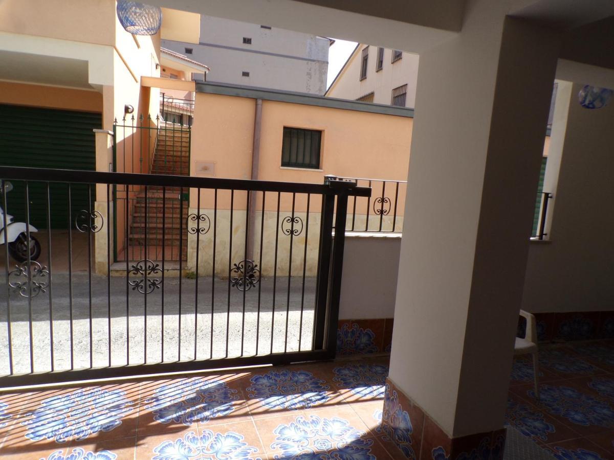 Nuova Aurora Rent Rooms 洛卡卢美拉 外观 照片