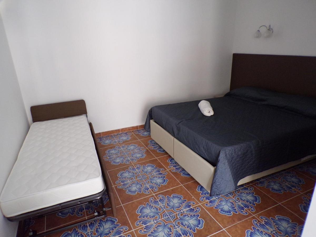 Nuova Aurora Rent Rooms 洛卡卢美拉 外观 照片