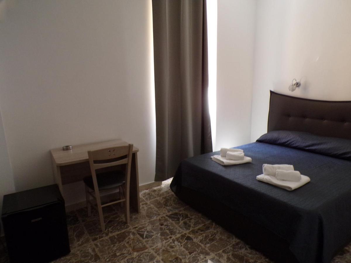 Nuova Aurora Rent Rooms 洛卡卢美拉 外观 照片