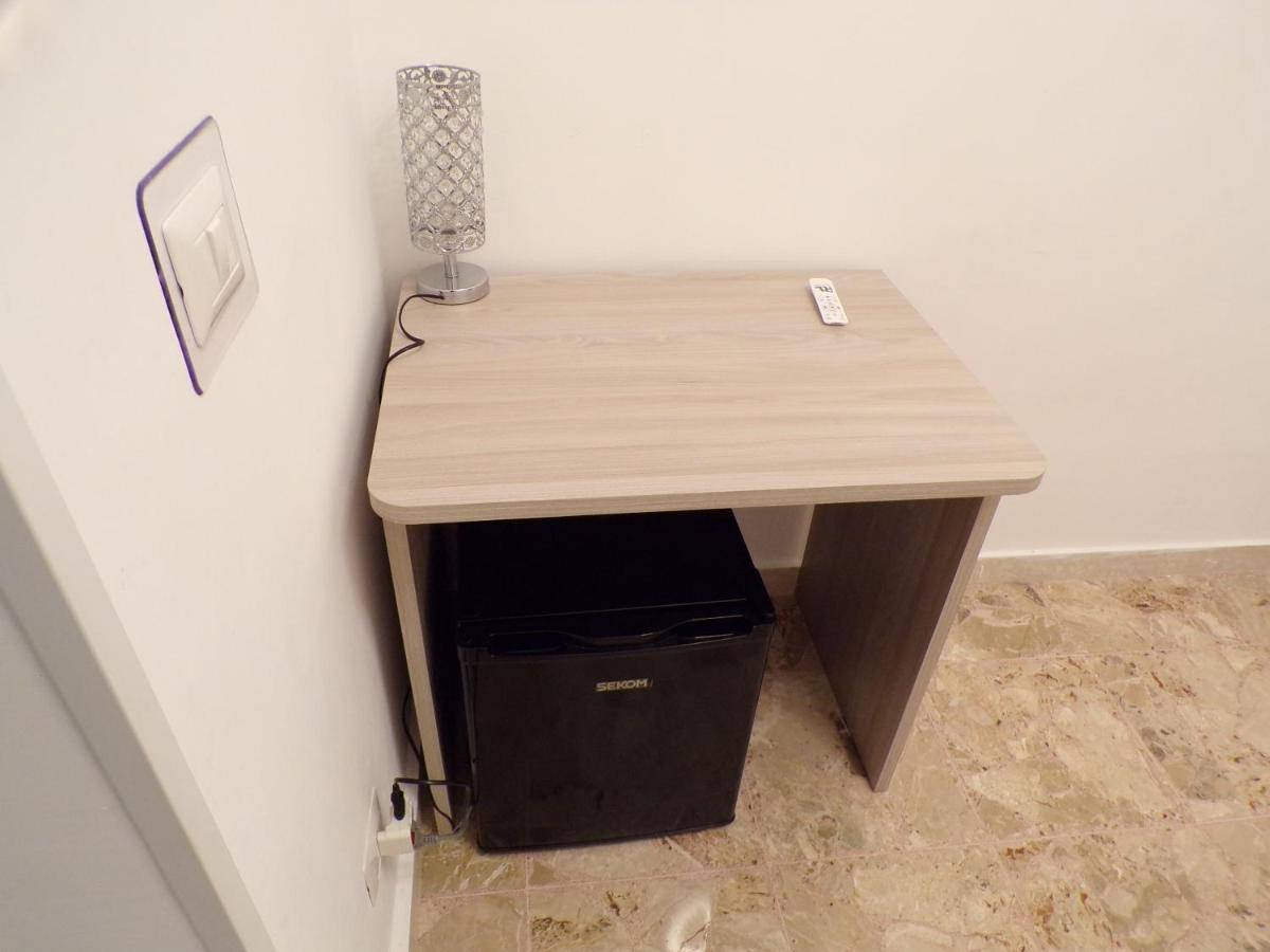 Nuova Aurora Rent Rooms 洛卡卢美拉 外观 照片