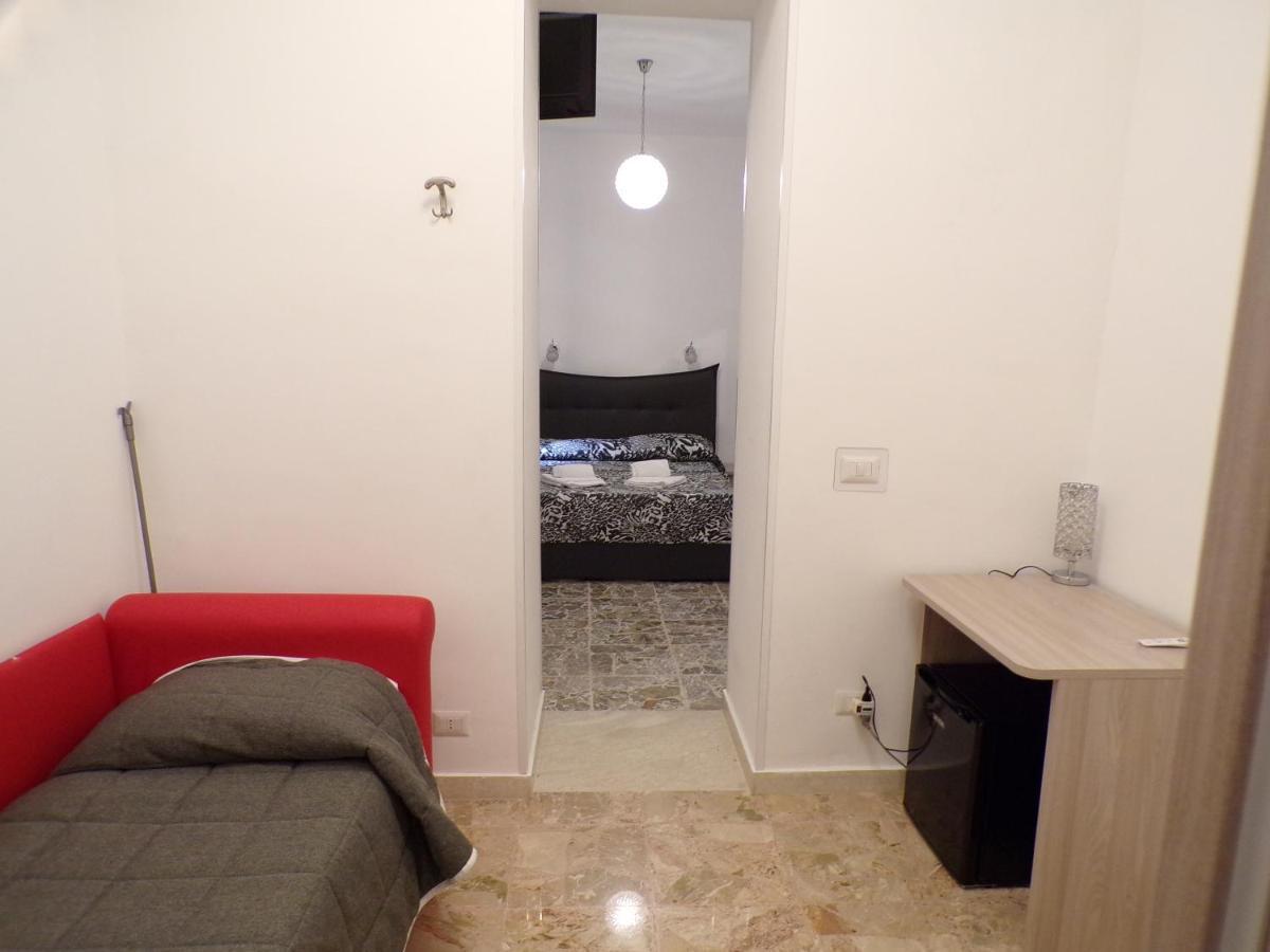 Nuova Aurora Rent Rooms 洛卡卢美拉 外观 照片