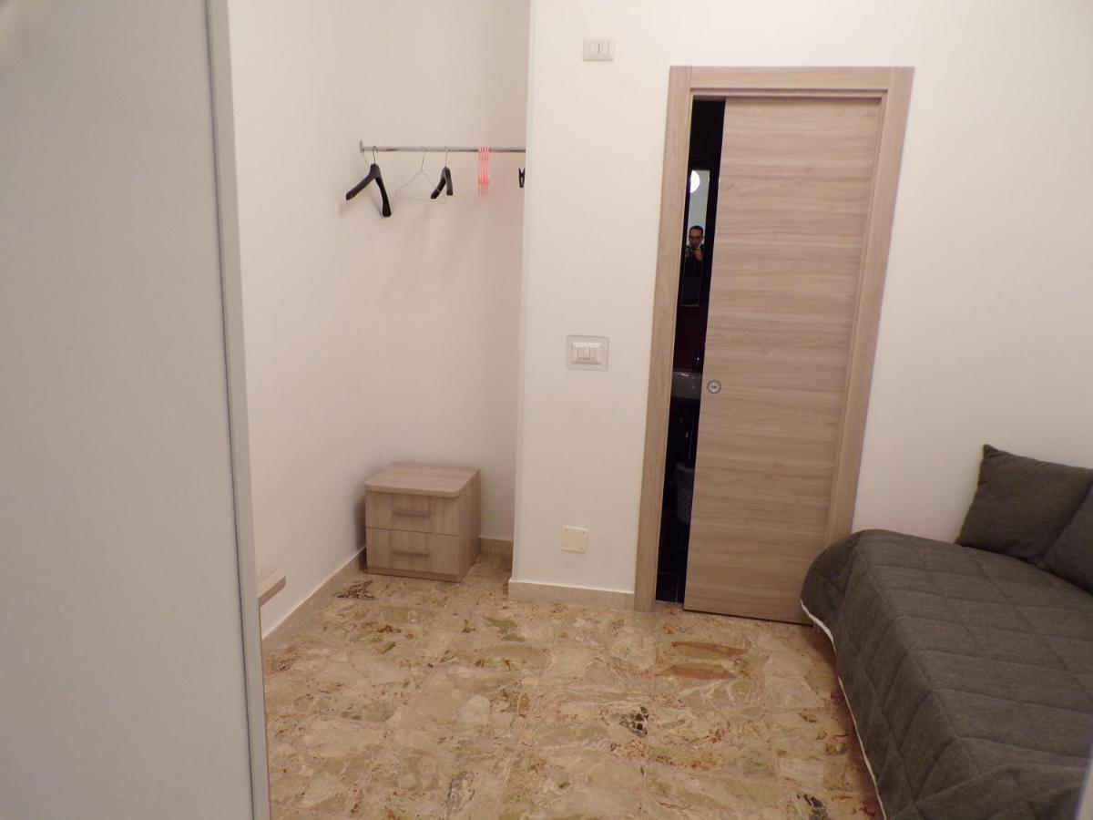Nuova Aurora Rent Rooms 洛卡卢美拉 外观 照片