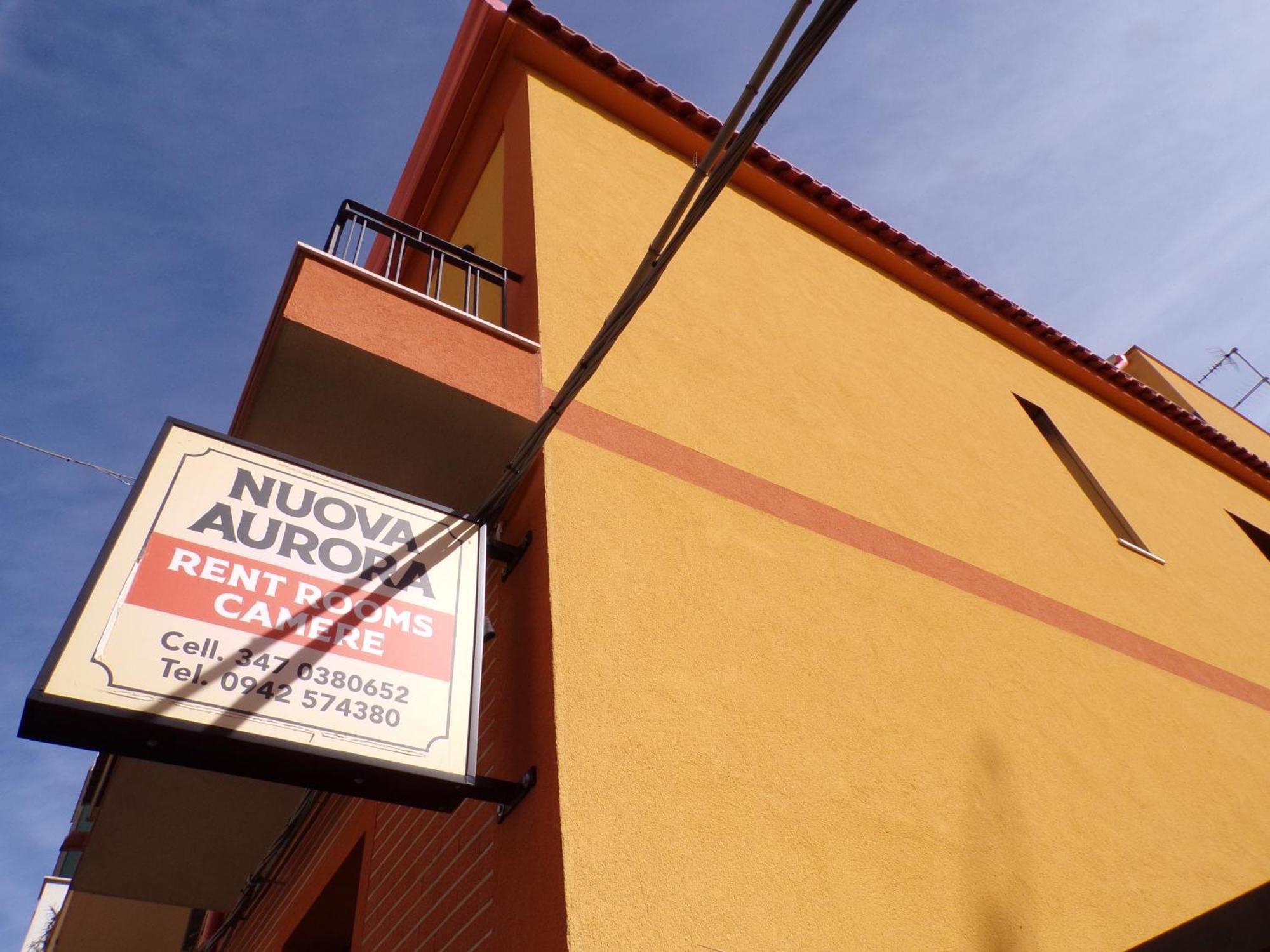 Nuova Aurora Rent Rooms 洛卡卢美拉 外观 照片